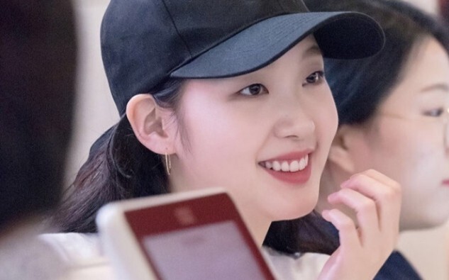 【Kim Go-eun】This young lady's smile can heal everything!