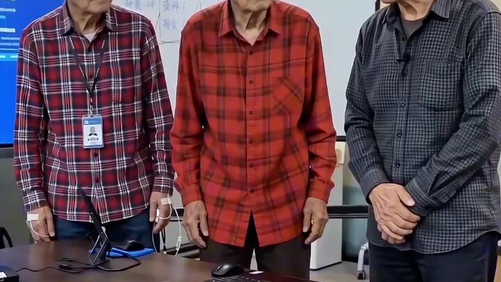 วันจันทร์อันแสนสดใส ให้คุณหวังเป็นคนเริ่มต้นกันดีกว่า~~ ฮ่าๆๆ ฉันรักคุณหวังสุดๆ #โปรแกรมเมอร์ #มนุษย