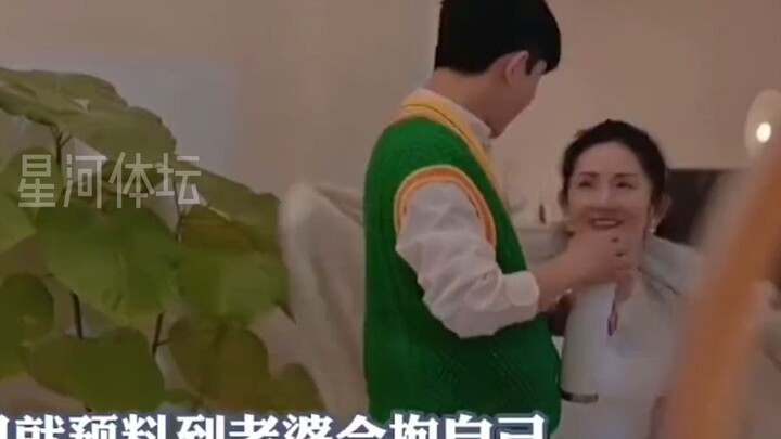 จิ้นอะไรก็ไม่สุดเท่าคู่สามีภรรยาตัวจริง! โฮ่วเจี๋ยเรียกจางซินยวี่ว่า “เด็กน้อย” อยู่เสมอ คู่สามีภรรย