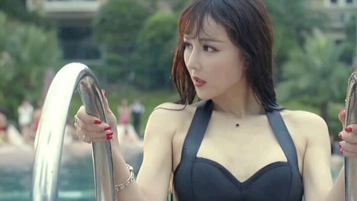 เปรียบเทียบชุดว่ายน้ำดาราสาว : ผู้หญิงจะสวยแค่ไหนก็ต้านทานเสน่ห์เงินทองไม่ได้!