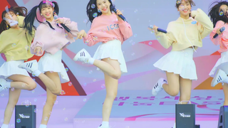 อัพโหลดหลังจาก 3 ปี OHMYGIRL - WINDY DAY@171028 Seoul Plaza Sharing Festival 4k Fancam/Fancam