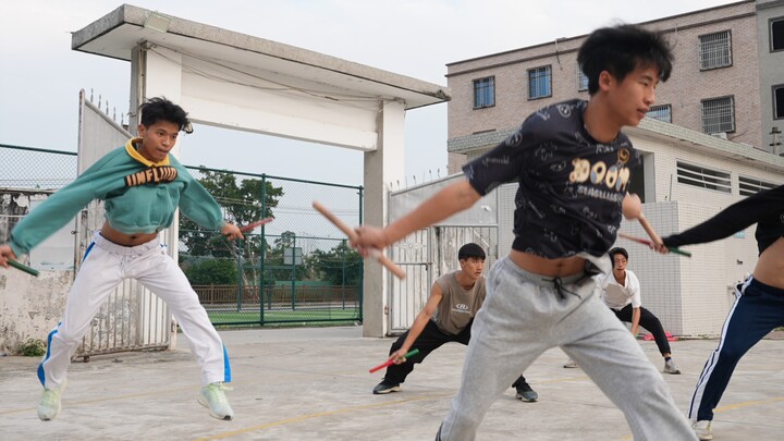 Raoping middle school students start practicing English song and dance