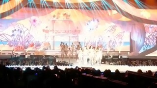 เพลงแรกก็เรียกเสียงกรี๊ดแล้ว