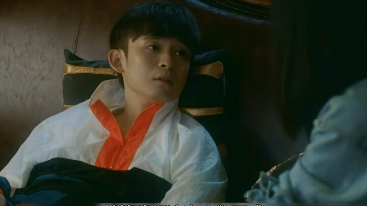 Nữ nhân viên bán hàng chỉ nhờ một chai whisky mà chốt được hai đơn hàng biệt thự triệu đô!