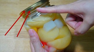 اكتشفت اليوم فقط أنه يوجد مفتاح صغير على علبة المعلبات، يفتح بلفة خفيفة، حقًا مفيد جدًا