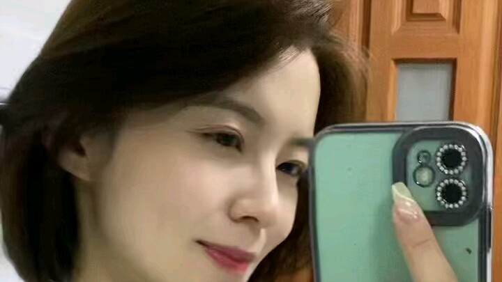 Cahaya bulan lembut yang misterius sekaligus indah