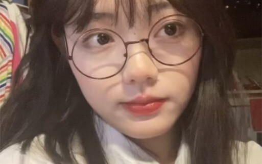 Hello everyone, I’m Zhengda’s campus beauty. If you’re also from Zhengda, just pretend I didn’t say 