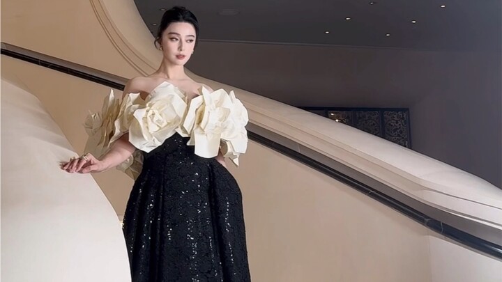 【Fan Bingbing】Recent footage of Fan Bingbing, who has reportedly lost 12 jin (about 6 kg) lately, at
