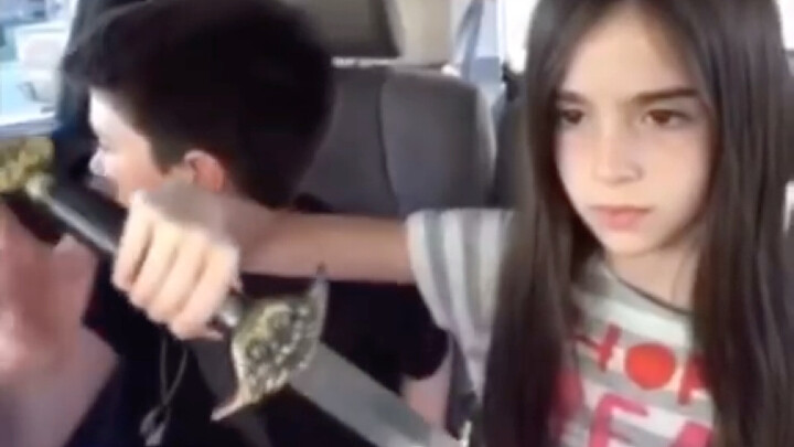 Sword-Wielding Girl Monkey Little Sister