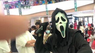 Wajah hantu ada di pameran komik~