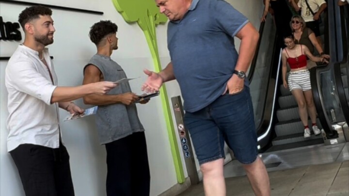 Successfully capturing others' attention