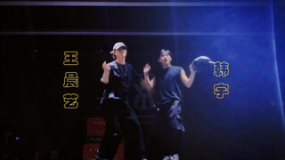 Wang Chenyi and Han Yu are dancing to another JJ Lin song! This time it's "Always Online"! Han Yu is
