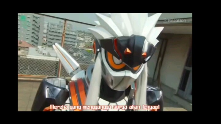 Kamen rider fight diiringi dengan 6 lagu