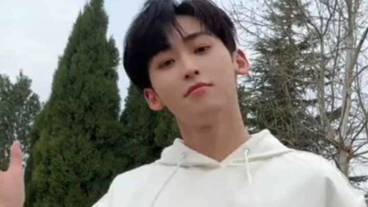 Tang Jiuzhou dances to "Fate"