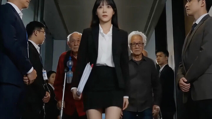 My beloved Xinyi makes a surprise appearance to save the old guys—this story is pure wish-fulfillmen
