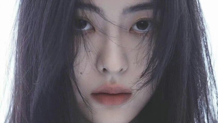 [The Glory | Lee Sara] "Corruption, decadence, eyes like venomous snakes"