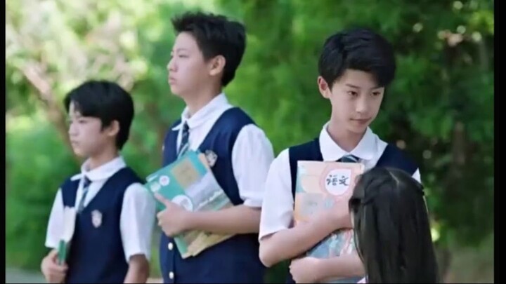 เด็กหญิงผู้โดดเดี่ยว