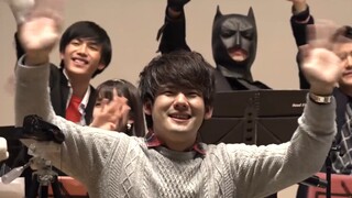 【Supplement】Four hundred people took off their clothes at the same time