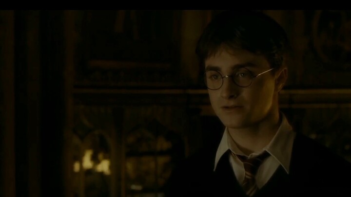 「HP هاها」 المدير يأخذني لمشاهدة هاها · حقًا ممتع للغاية