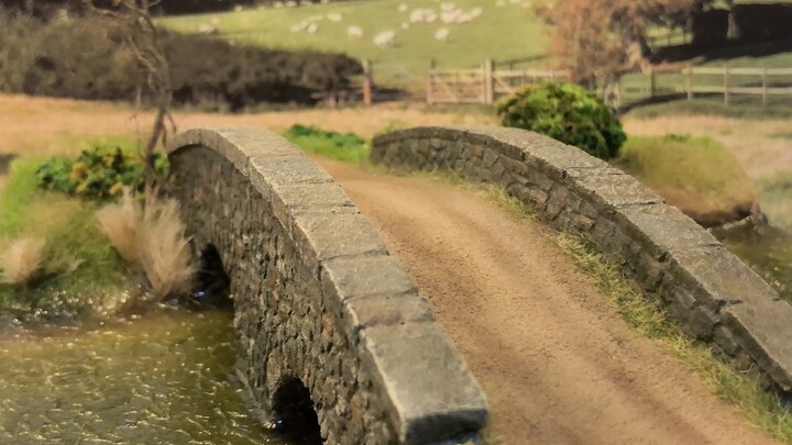 Miniature: The Stone Arch Bridge in Hobbits' Hometown