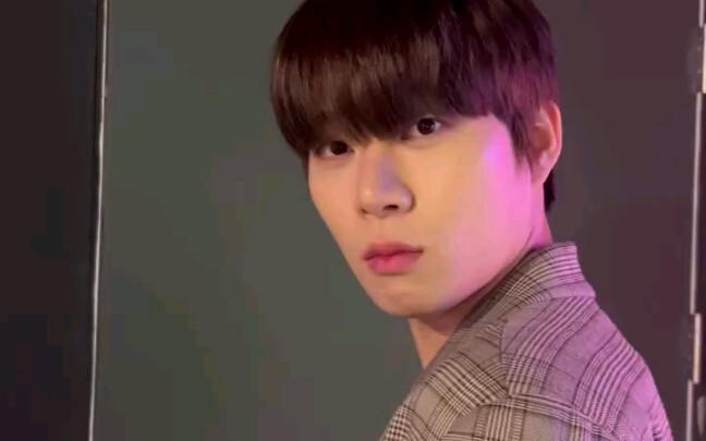 【边贤珉】你们不要再打了之Love Shot （内含一句“西八”