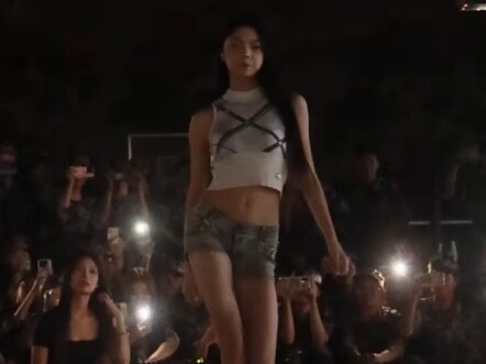 มาสนุกกับพี่สาวคนโตที่เรียบเนียนและเงางาม