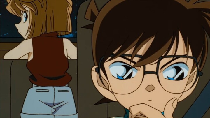 Pertama kali Conan dan Ai naik mobil bersama VS saat ini Conan dan Ai naik mobil bersama