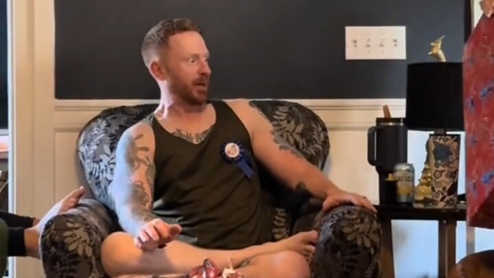 هدية عيد ميلاد أعدّها سرًا لزوجي الذي يعمل بجد من أجلي