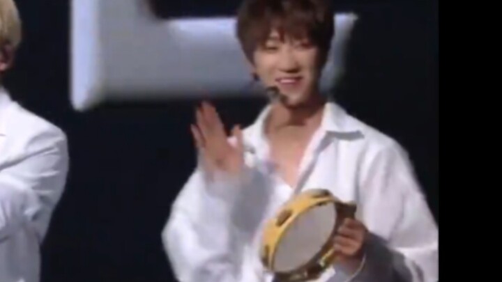 【徐明浩】能唱会跳，活泼欢快的徐小八 不朽的名曲《逃离都市》奶八cut