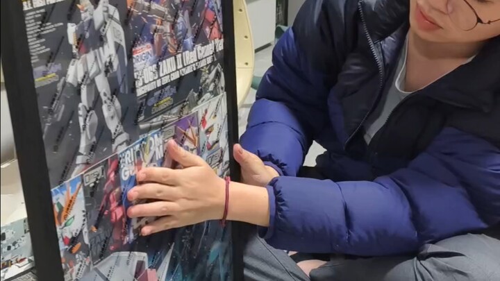 高达盒子积压太多，做成高达相框，谁知道反手又被这胶佬坑我买两个。#高达 #模型 #胶佬 #拼多多平价手办模玩