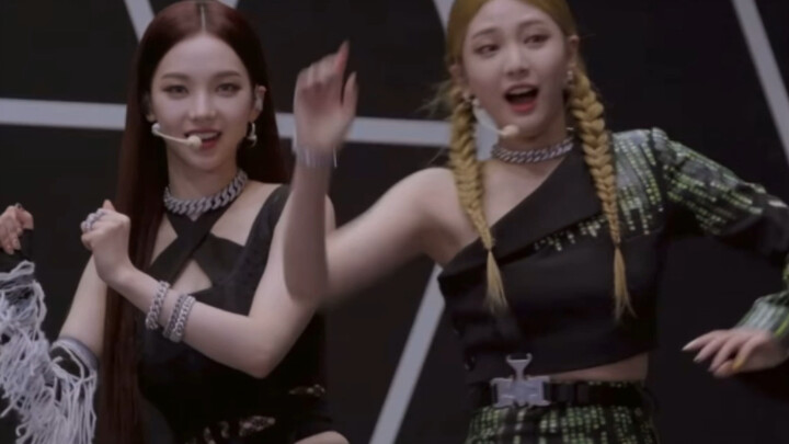 นิงอี้จั๋ว: พวกคุณ aespa ที่เป็นพี่สาวกันน่ะ ดูเด็กแบบนี้กันหมดเลยเหรอ?
