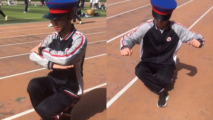 Một học sinh 14 tuổi ở Vân Nam đã nhảy điệu Cossack trong giờ ra chơi. Cư dân mạng bình luận: Khớp g