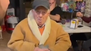 老爷子：还好我只是睡着了，差点怀疑自己老年痴呆了呢！