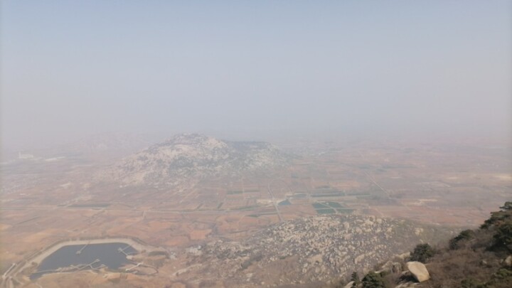 Is the scenery also vulgar?