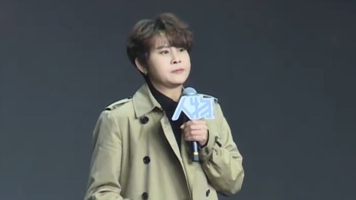 หวังเมิ่ง: เด็กที่เล่นสเกตน้ำแข็งได้ดีที่สุดบนลานน้ำแข็งก็คือลูกสาวของจางเสี่ยวเซีย