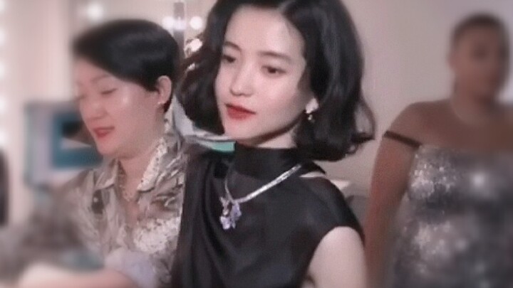 Why does anyone think she’s not a good match for Nan Pengyou? Come on, it’s Sister Li!