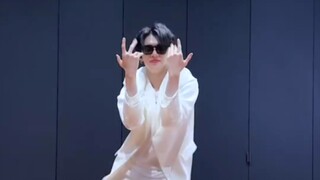 [210613 TikTok] SURPRISE!! 😎💙🤍🖤
