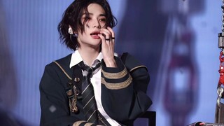 Cha tak tersentuh, hanya Huang Xuanchen yang bisa menari, dan dia dikelilingi oleh orang-orang kkk