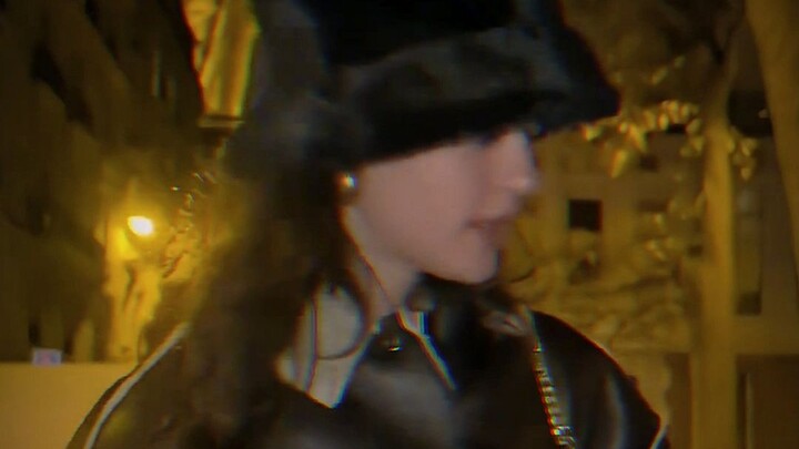 تتراجع نصف خطوة فتصادف حبّك السري!