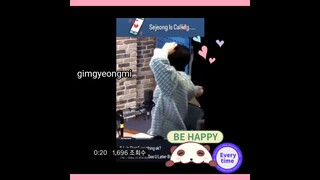 It's so cute to see Hyoseop urgently looking for a mobile phone. 👀😆🤣😏#Ahnhyoseop #Hyojeong 💏💫🔐💕