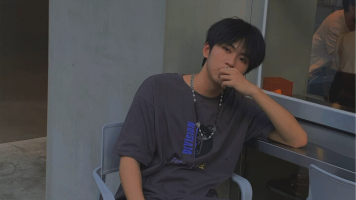 姐妹们快叫你们男朋友过来