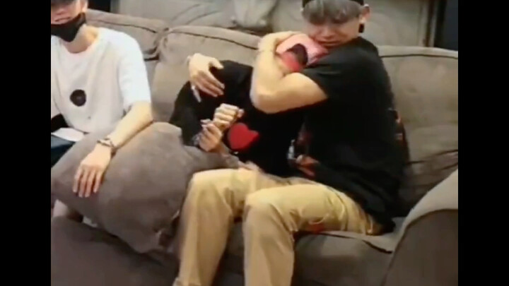 Kim Min-gyu: Hugging a drunken, karaoke-singing hamster, Kwon Soon-yong
