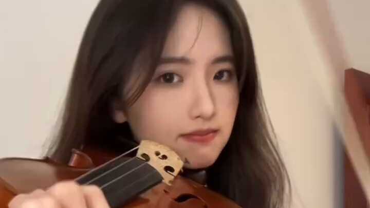 الموسيقى لطيفة جدًا، أنا أيضًا :D نسخة الكمان من أغنية دورو مون أومو主題曲小提琴ver.