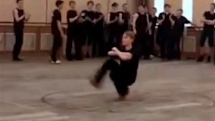 “Đầu gối của Chính ủy”