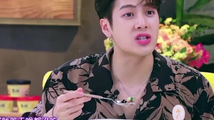 Sirkuit otak Wang Jia’er yang ajaib! Begitu jujur dan teguh, bikin nggak bisa ngeles.