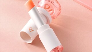 مسار جديد في منتجات SM: أحمر شفاه على شكل عصا التشجيع! مذهل للغاية!