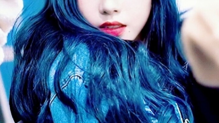 A Korean fan said her face is only slightly bigger than a fist! A woman who was already a major star