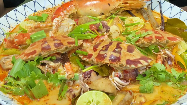 อาหารไทย: ต้มยำกุ้งสูตรโฮมเมดรสจัดจ้าน เปรี้ยวเผ็ดแซ่บ พร้อมซีฟู้ดเต็มคำ อุ่นท้องอุ่นใจ