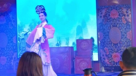 Ghi chép du lịch vườn trà Tam Quốc Jinli Thành Đô - Vũ điệu của chị gái