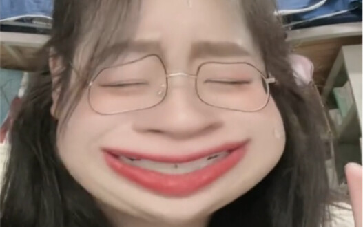 الحياة بلا معنى، لم أستطع التغلب على الشخص الماكر والمحتال في هذه الحياة.